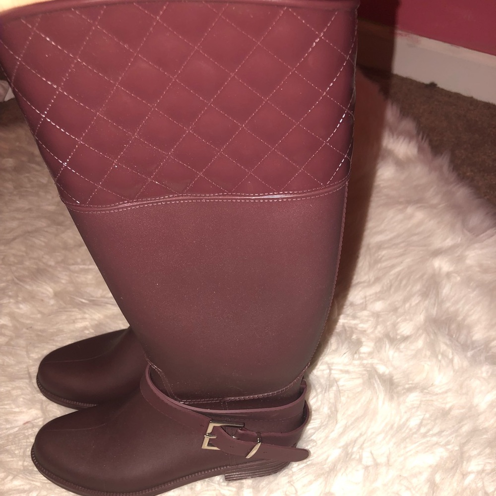 Maroon boots!